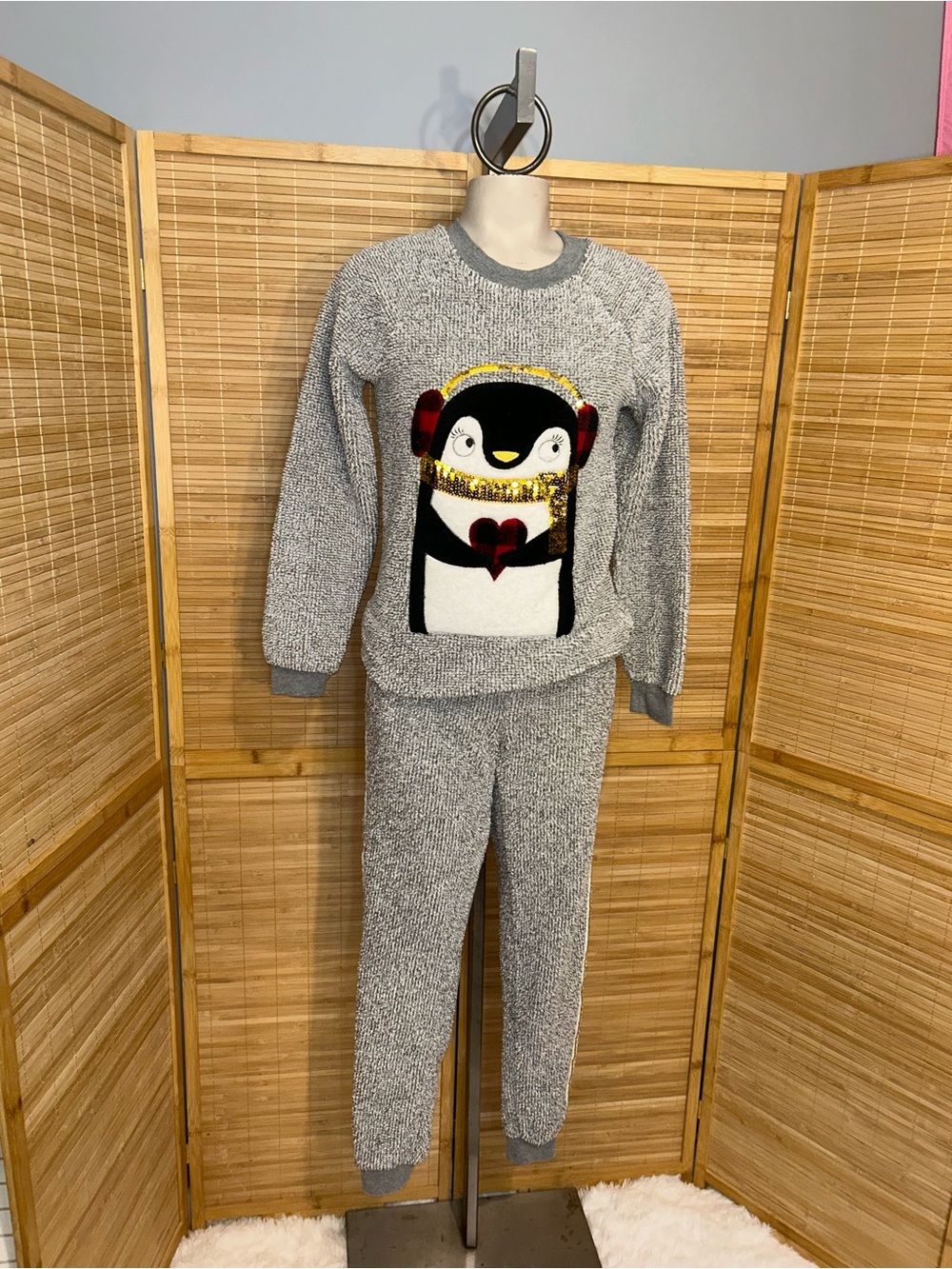 Secret Treasures fluffy gray sequin penguin pajama set pants shirt woman’s XS